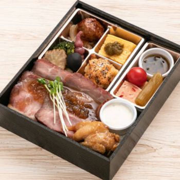 【初日用】比内地鶏と牛モモの低温ローストビーフ弁当
